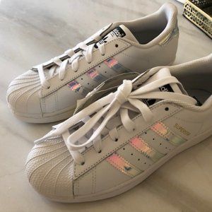 NWT ADIDAS Superstar in Holo 9 (4.5M/6W)